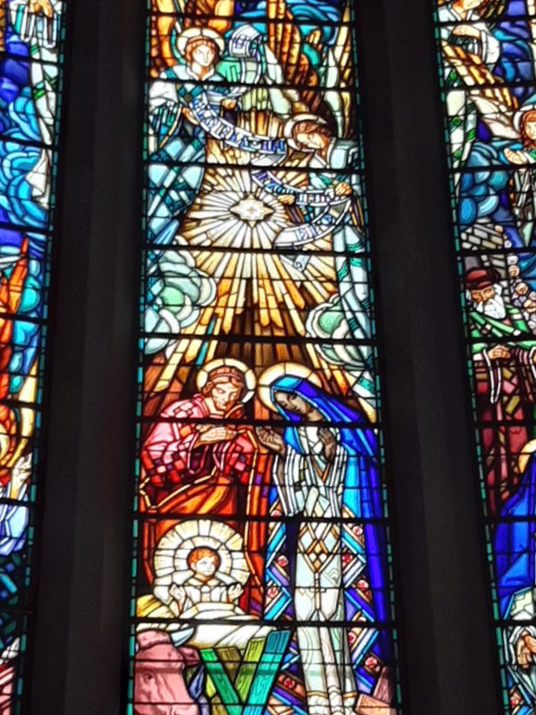 Vichy, Église Saint-Blaise, vitrail de la Nativité