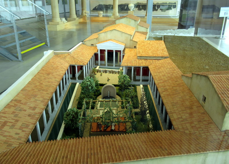 Villa gallo-romaine avec jardin à péristyle