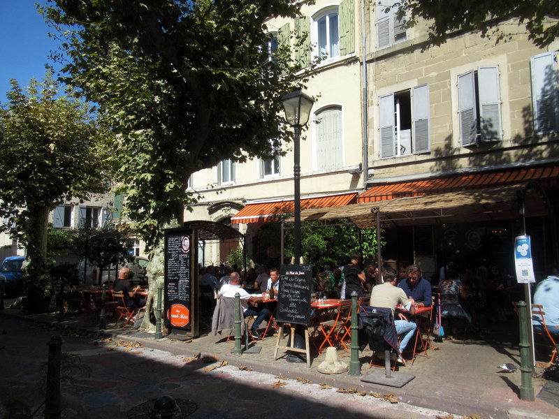La terrasse du restaurant Chez Grand-Mère, à Valence (Drôme)